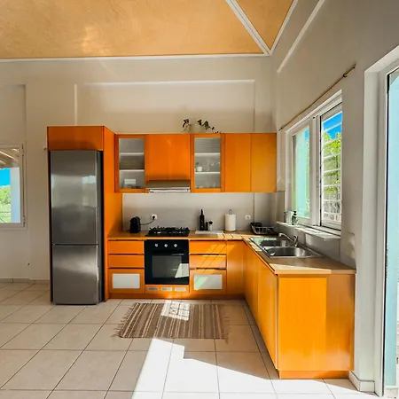 Tatil Evi Liospito & Kochyli Constellation Nea Koroni