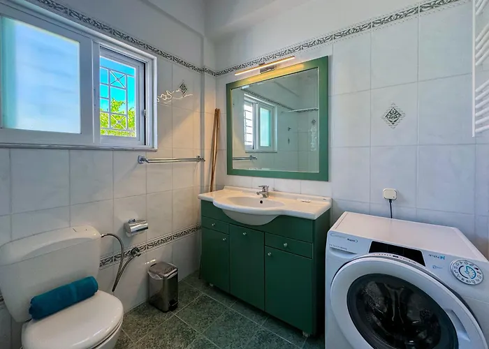 Liospito & Kochyli Constellation Νέα Κορώνη